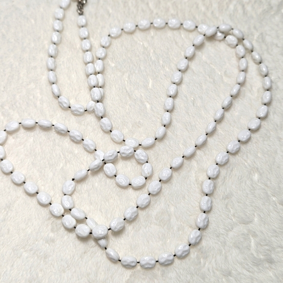 Vintage Sarah Coventry White Acrylic Beaded Necklace on Black Knotted Thread - Picture 6 of 6